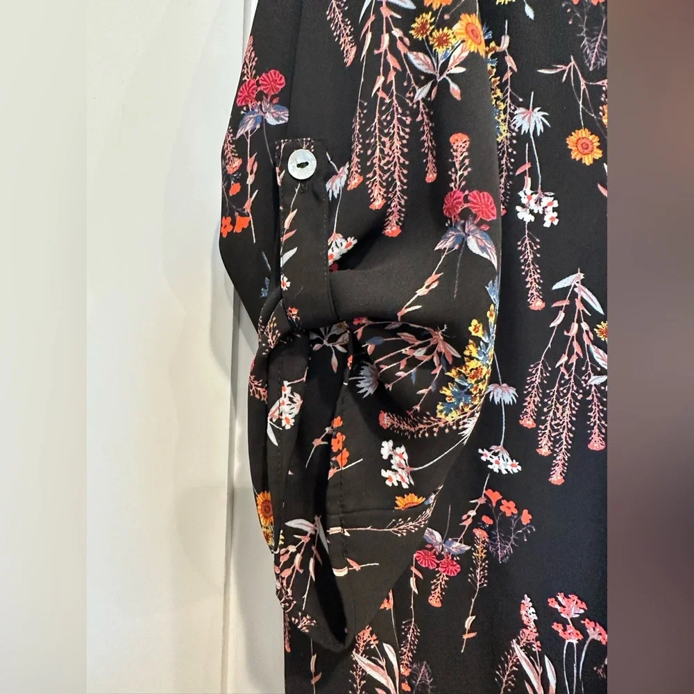 Daniel Rainn Black Floral Pintuck Button-Front Blouse - Picture 6 of 10